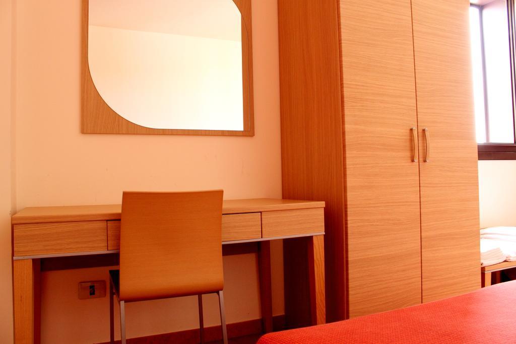 Poseidon Hotel อิสปิคา ภายนอก รูปภาพ