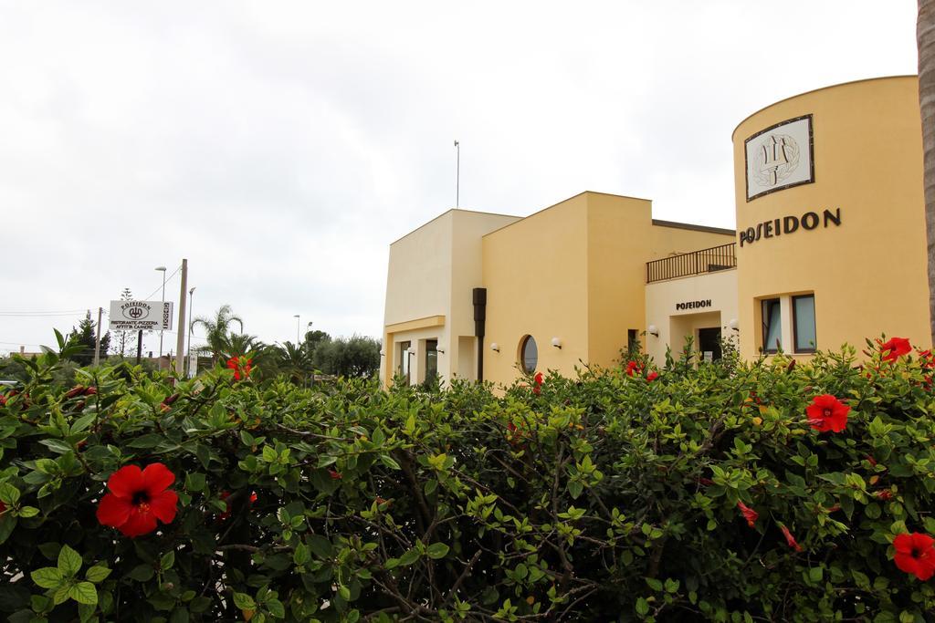 Poseidon Hotel อิสปิคา ภายนอก รูปภาพ